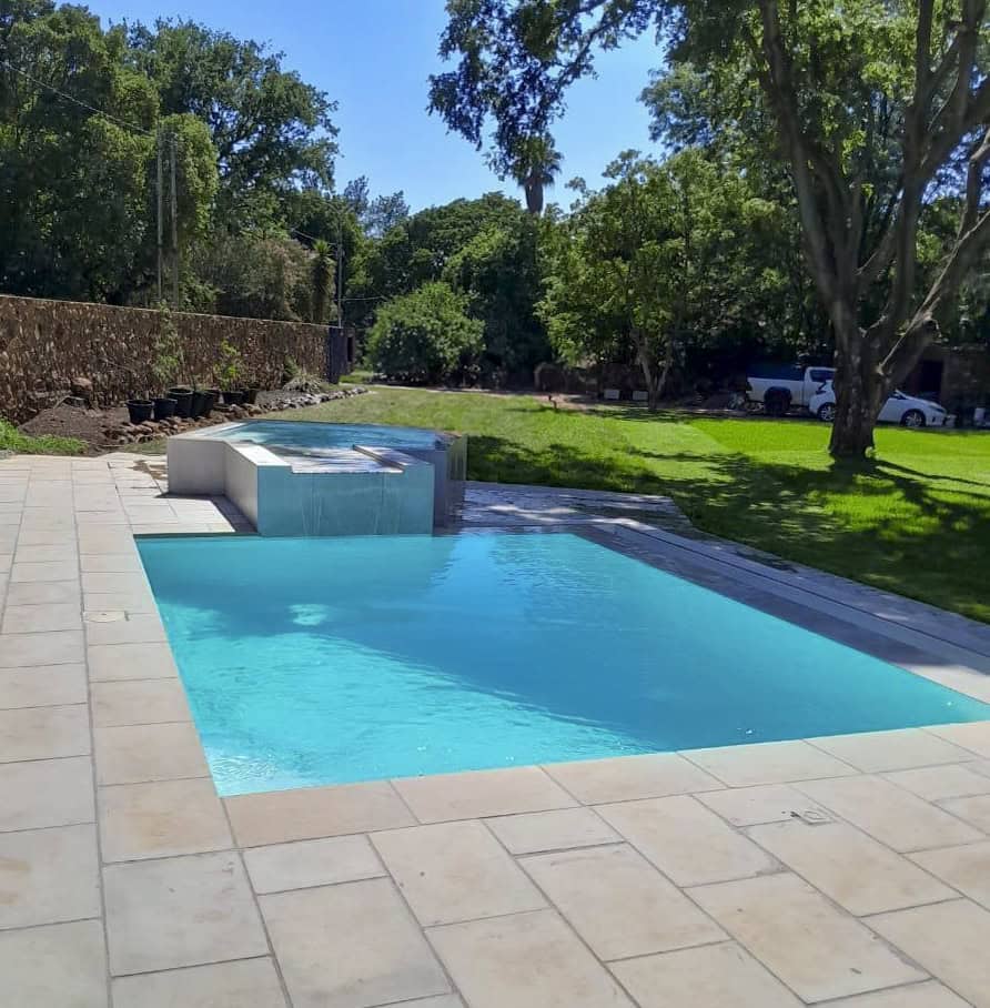 Handre — Cosmo Pools