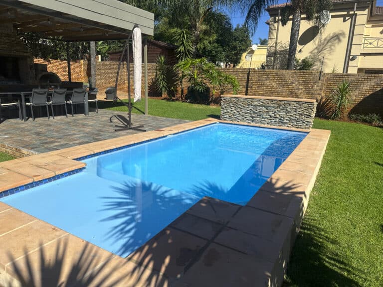 22.9 m² Fibreglass Pool — Montana Park